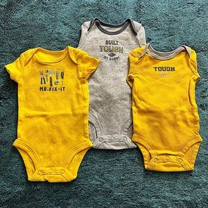 Carter's NB Onesie Set
